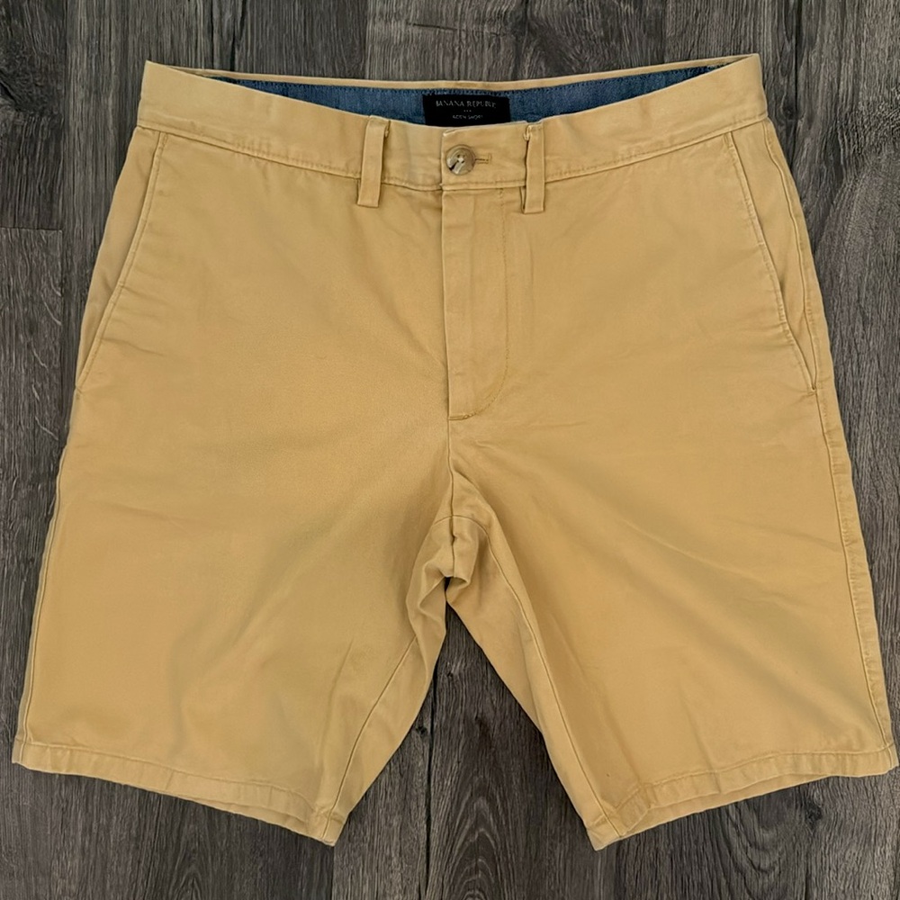 BANANA REPUBLIC - Aiden Short - Sz 29 (waist)